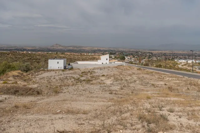 Terreno urbano de 750 m2 en Altos de La Zubia. Parcela 17, manzana M — 30