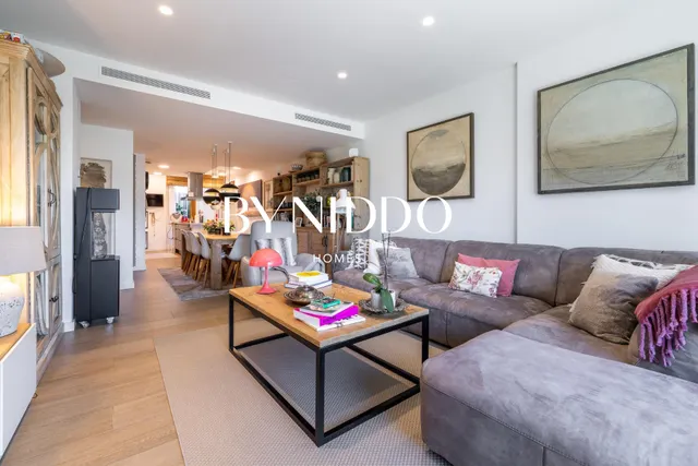 Exclusiva vivienda con dos espacios independientes, jardín privado y piscina en Can Mates — 17