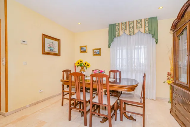 ¡AMPLIA CASA DE 4 DORMITORIOS, 3 BAÑOS Y CALEFACCIÓN CENTRAL EN LA ZUBIA! ✨ — 6