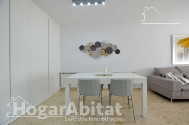 ¡vistas despejadas! amplio, alto y moderno con ascensor y balcón — 7
