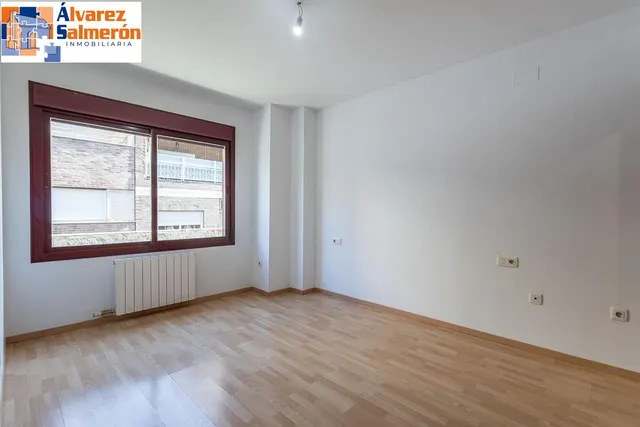 Ático dúplex junto Alhamar con 2 garajes y 2 trasteros — 12