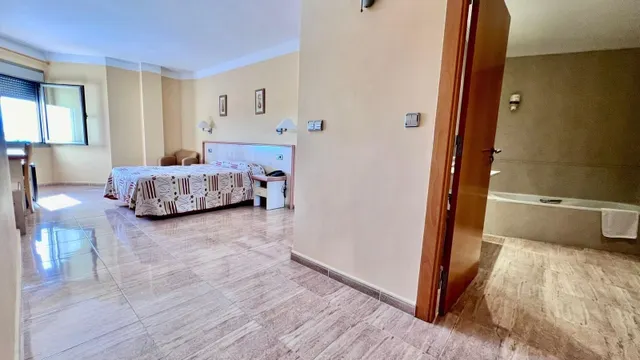 Local comercial 33 habitaciones en venta - Pueblo 8 — 24