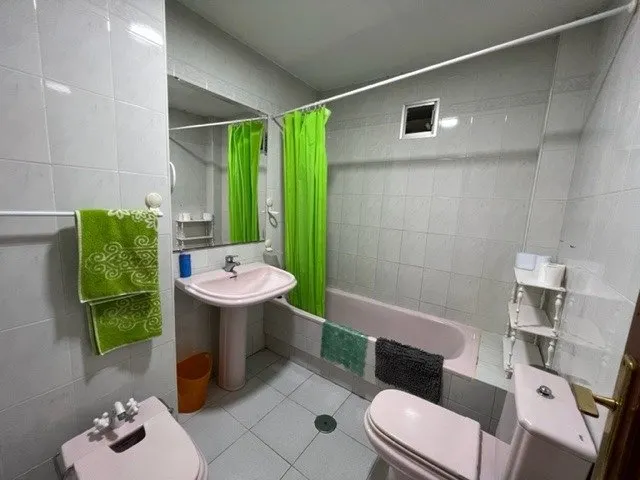 Venta de piso céntrico, 3 dormitorios, 2 baños, zona santa eulalia y universidad — 20