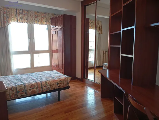 Amplio y Luminoso Piso en San Antón, Logroño - €395.000 — 10