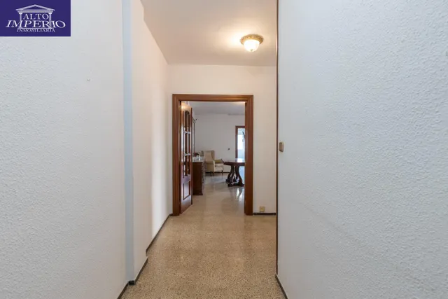 Estupendo piso  en la última planta en calle doctor azpitarte — 25