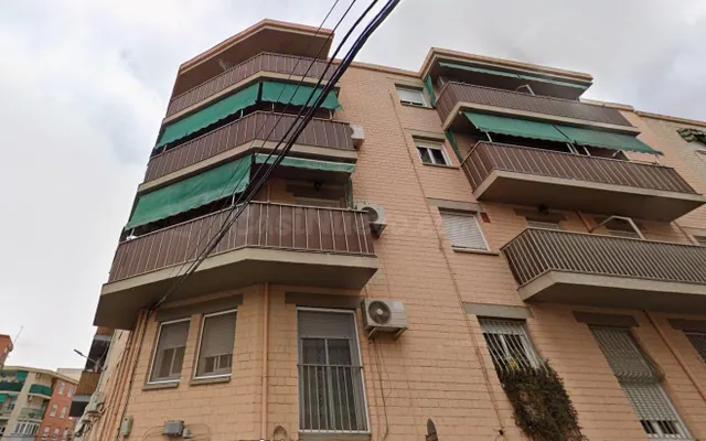 SE VENDE piso OKUPA en C Emerito Maestre 22 de Elda (Alicant - foto 2
