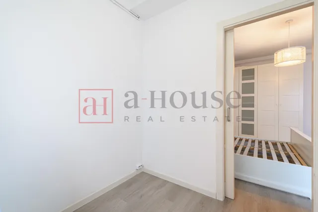 Piso listo para entrar a vivir con balcón en sant gervasi — 16