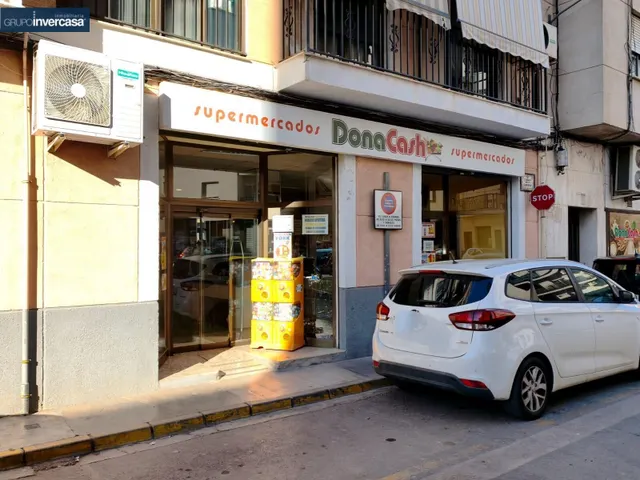 Gran local comercial de 261 m2 situado en zona céntrica de Vilamarxant (Valencia). — 25