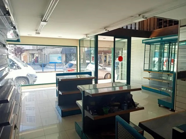 LOCAL COMERCIAL DE DOS ALTURAS EN BOIRO — 23