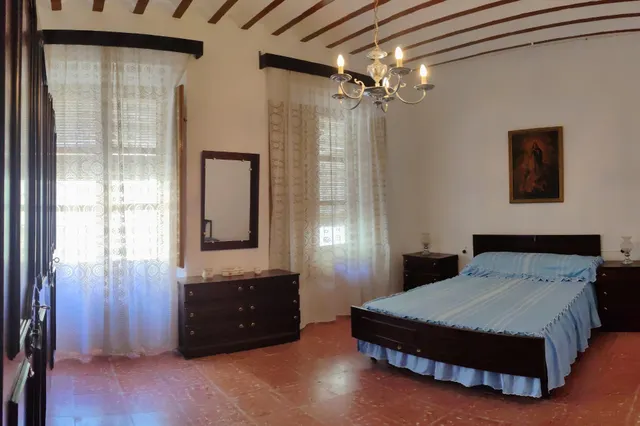 VENTA DE CASA EN PURCHENA  ( ALMERÍA ) CON GRAN ESTILO E HISTORIA DE 4 habitaciones. — 17