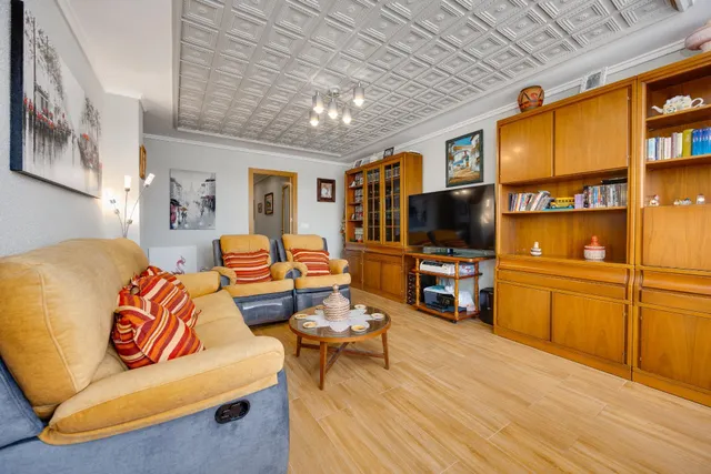 Apartamento reformado de 3 dormitorios y 2 baños a escasos 75 metros de la playa del acequión — 12