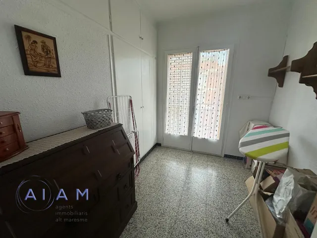 Edificio con local y 2 viviendas en Tordera — 28