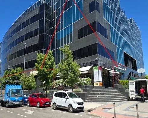 Excelente Local en venta en Avenida del Partenón
