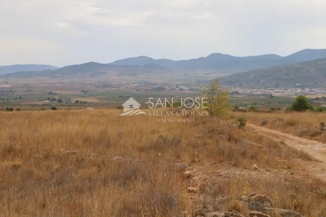 VENTA DE TERRENO EN JUMILLA — 18