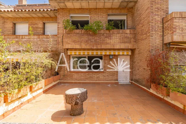 Casa adosada con zona comunitaria en el centro de Llavaneres - foto 2