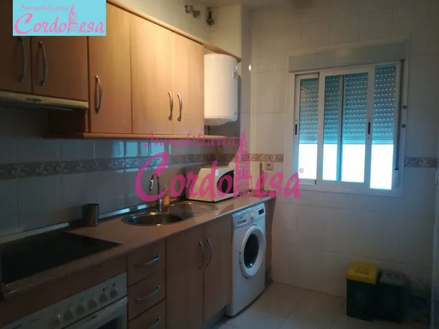 EXCELENTE APARTAMENTO SEMINUEVO EN ZONA AYUNTAMIENTO. — 3
