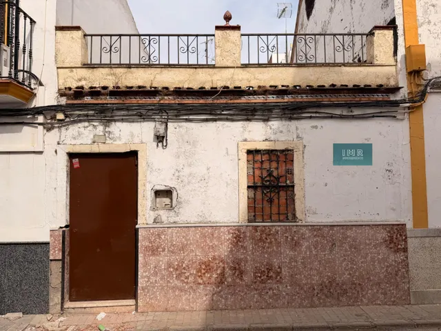 ¡OPORTUNIDAD ÚNICA EN EL CENTRO DE LOS PALACIOS! Terreno/Casa con doble acceso a dos calles — 2