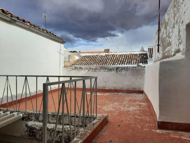 Amplia vivienda familiar en el corazón de Montealegre del Castillo — 13