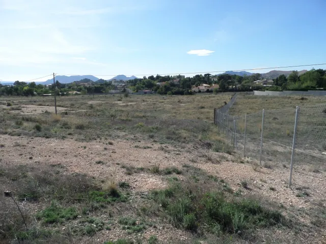 OPORTUNIDAD SOLAR URBANO IDONEO PARA construcción DE CHALETS MUY PROXIMO A ALICANTE — 14