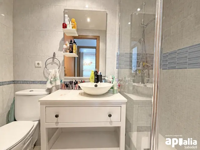 Ampli pis amb pk i traster a parc europa — 13