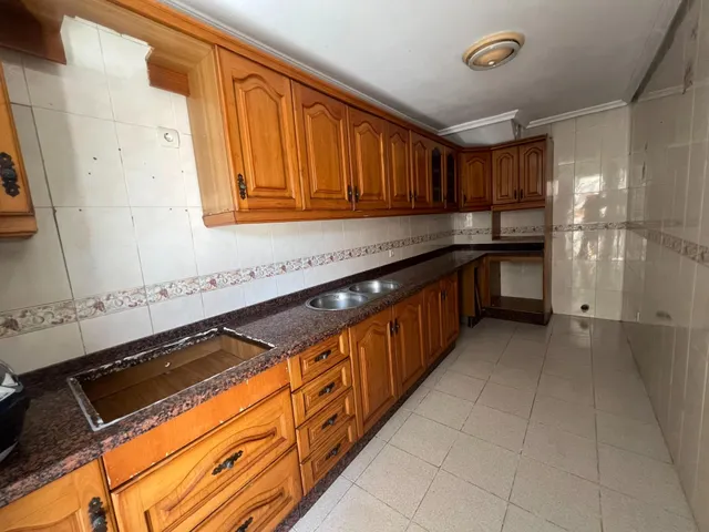 AMPLIO ADOSADO CON GRAN SOTANO — 7