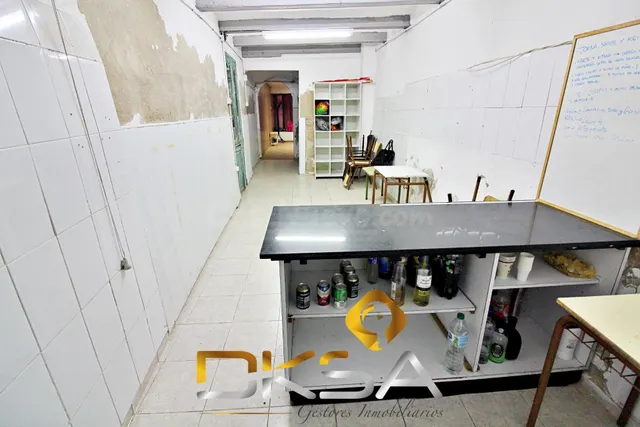 Casa para reformar con 4m de fachada en el centro de Castell - foto 5