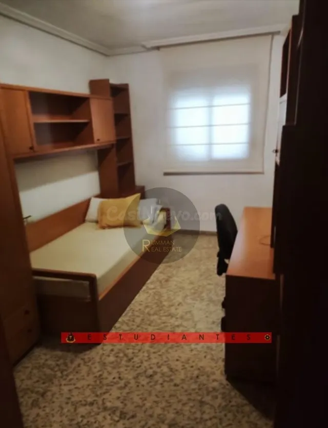 ¡Atención estudiantes! Reserva tu habitación o el piso compl - foto 3