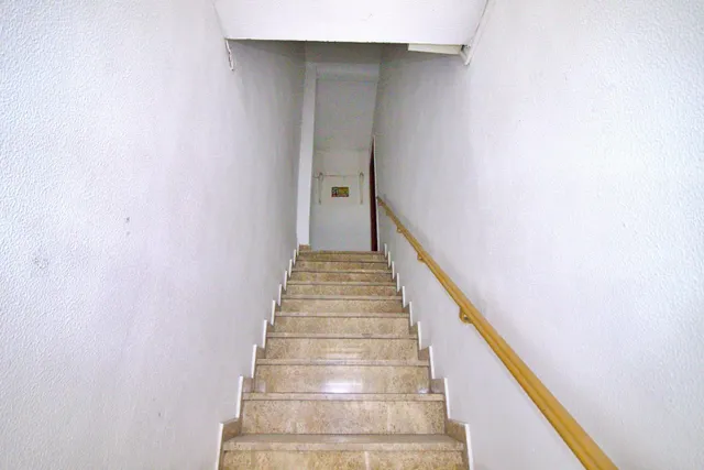 ENTRESUELO COMERCIAL — 4