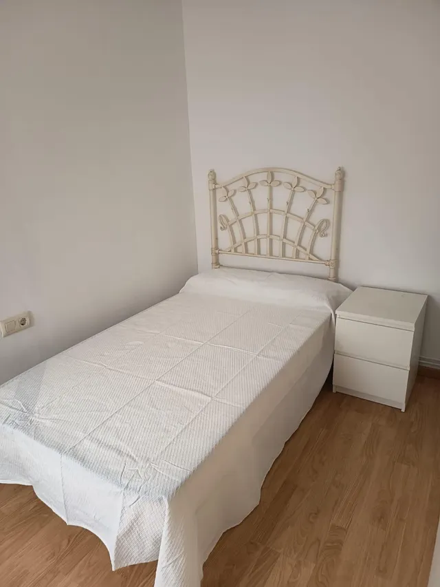 Se alquila habitación en piso en la carballeira — 7