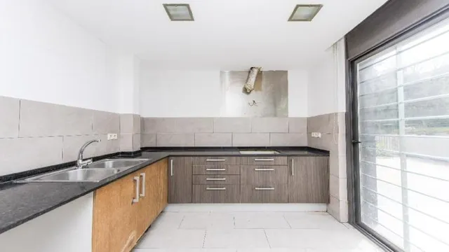 CASA EN VENTA OKUPADA EN SANT PERE DE VILAMAJOR — 14