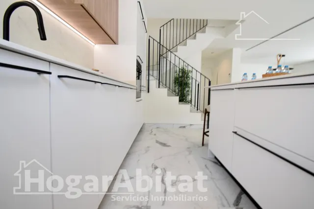 CHALET NUEVO CON PISCINA, GARAJE Y TERRAZA — 43