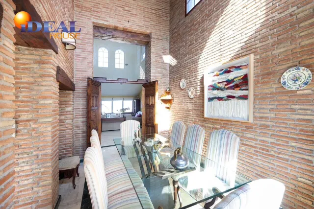 GRAN CASA CON PISCINA EN COLINAS BERMEJAS, MONACHIL — 11
