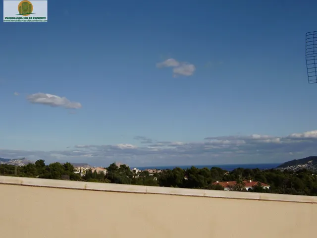 LUJOSO CHALET DE ENSUEÑO, CON VISTAS AL SKYLINE DE BENIDORM!!! — 48
