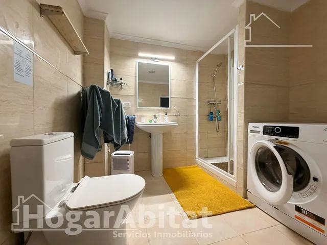 ¡UBICACIÓN IDEAL! BAJO ACOGEDOR Y LUMINOSO CON TERRAZA Y TRASTERO — 25