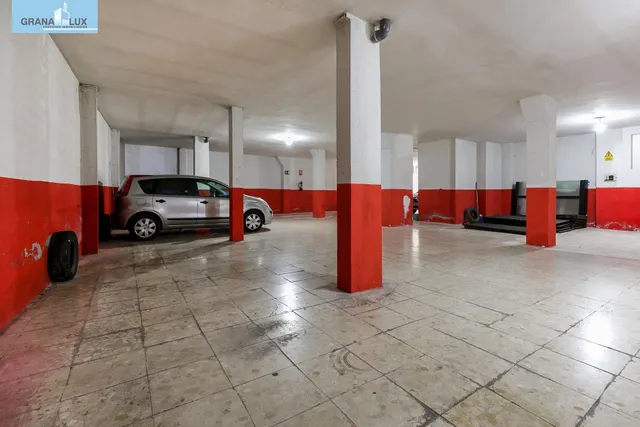 Local Comercial con 254 metros cuadrados junto a Carretera de la Sierra. — 5