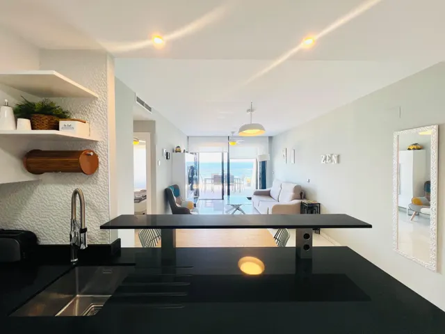 Apartamento en 1ª línea de playa Arenales del Sol. — 14