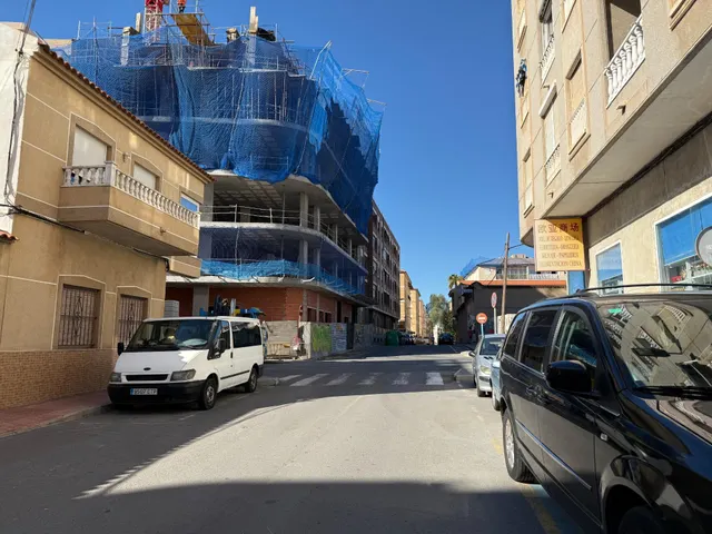 Apartamento en esquina de 2 dormitorios a 500 m de las piscinas naturales en Torrevieja!!! — 41