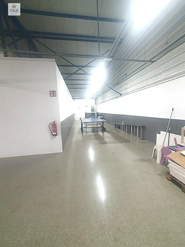 NAVE INDUSTRIAL DE 1.400 M2 EN EL POLÍGONO INDUSTRIAL DE INC - foto 3