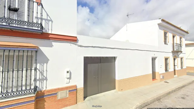 ¡¡OPORTUNIDAD!! Solar urbano de 180 m2 con 9,5 m de fachada en una de las mejores zonas de Olivares — 2