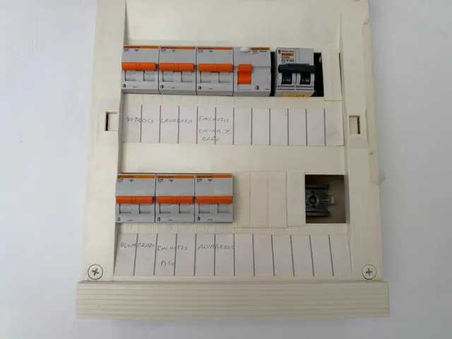 Ático de 2 habitaciones más despacho con terraza de 22 m2 — 23