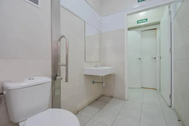 TRASPASO de Local comercial en Pedro Antonio de Alarcón: Oasis de confort y comodidad en pleno centro de Granada — 14