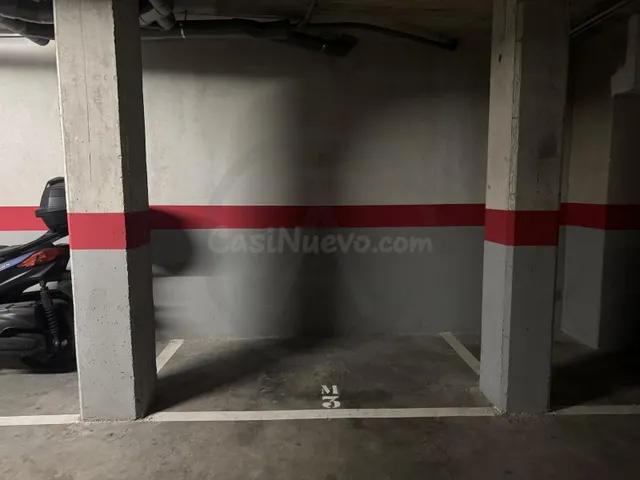 Parking 8m² en venta - Escoles
