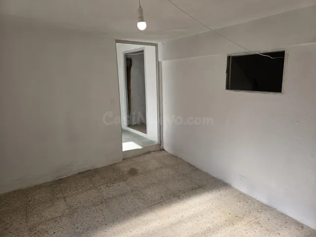 CASA DE PIEDRA CON GRAN POTENCIAL Y TERRENO URBANO OPCIONAL  - foto 5