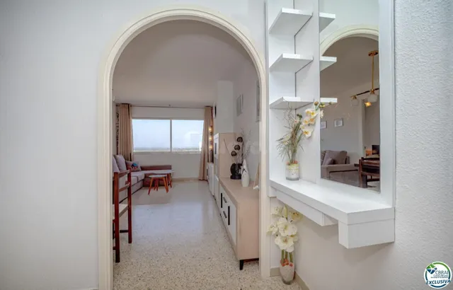 Apartamento idealmente situado en primera línea de mar - foto 2