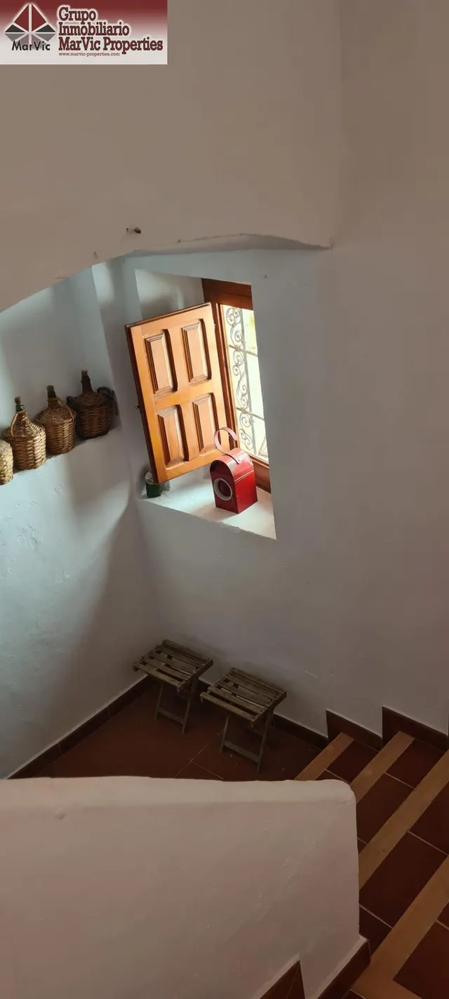 Amplia Casa Reformada en Sella con Piscina y Chimenea — 34