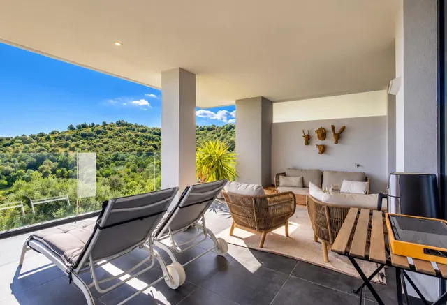 APARTAMENTO CON VISTAS PANORÁMICAS AL MAR EN MIJAS COSTA – IDEAL PARA VIVIR O INVERTIR — 13