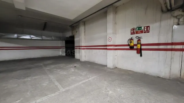PLAZA DE GARAJE EN LA PLAZA DEL EJÉRCITO, ÁVILA - foto 4