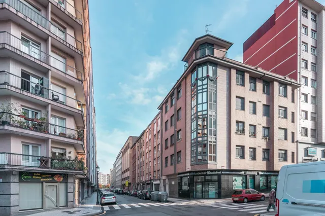 Piso de dos dormitorios con terraza y trastero en el coto, Gijón — 30