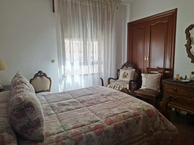 Gran piso en San Andrés calle principal,  cochera, trastero — 28