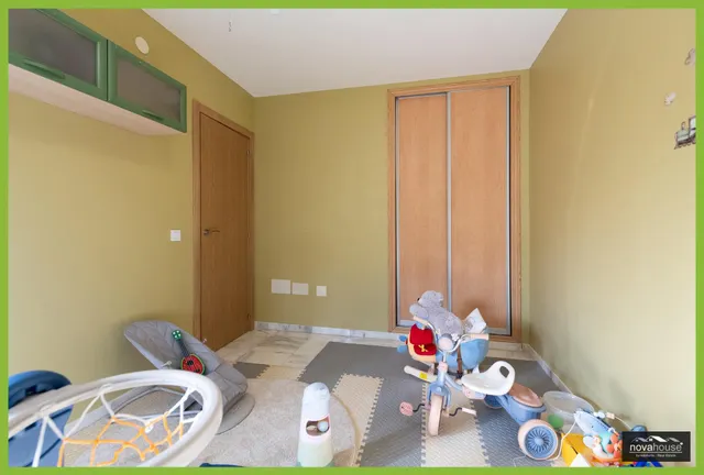CHALET ADOSADO CON VISTAS AL CAMPO DE GOLF — 18